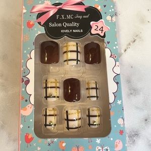 Preppy Plaid Press-on nails